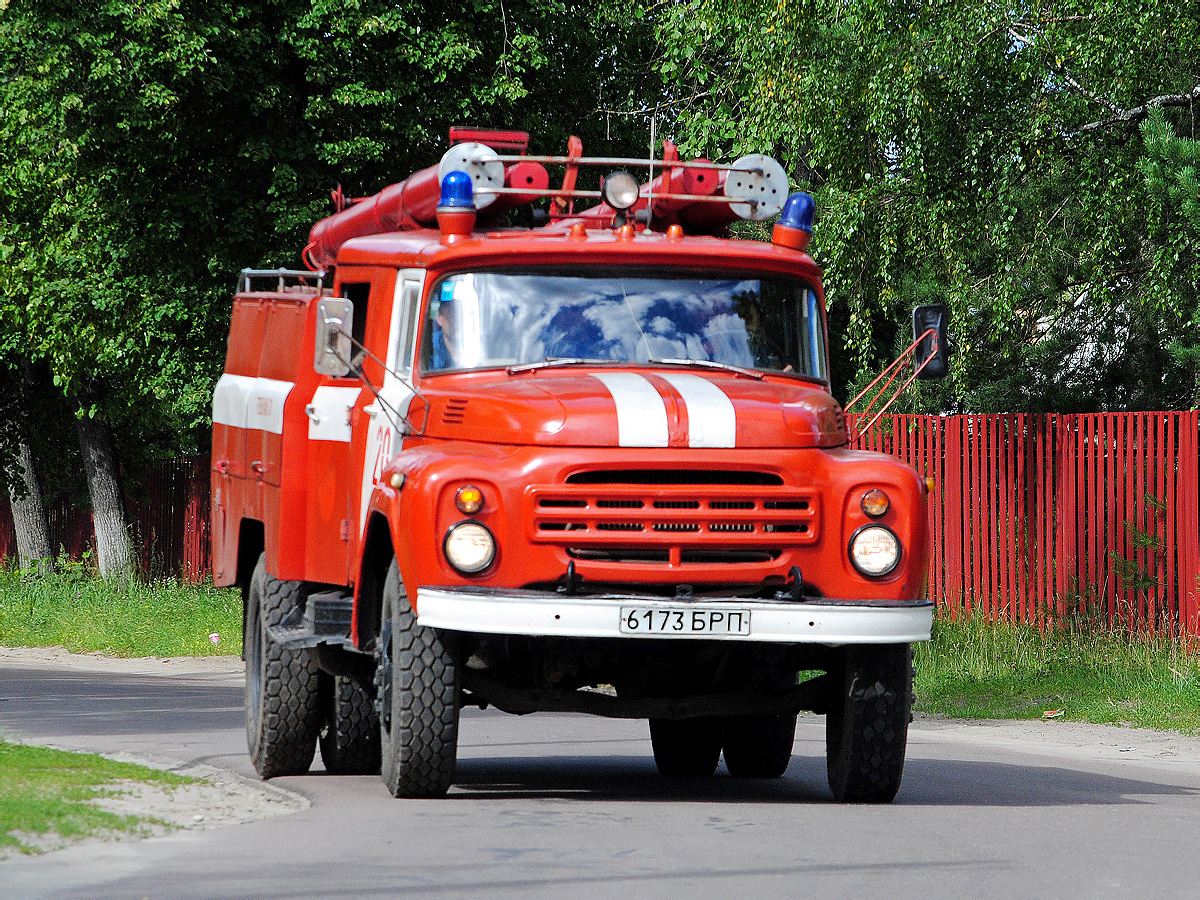 Пожарная машина зил 130. ЗИЛ 130 АЦ. ЗИЛ 130 АЦ-40. ЗИЛ 130 пожарный. ЗИЛ 130 АНР 40.