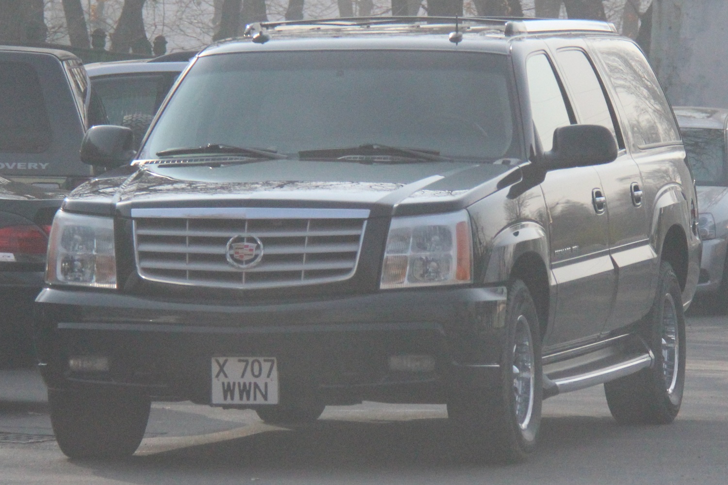 X 707 WWN, Cadillac Escalade 2nd gen ESV (GMT830), 2002–2006