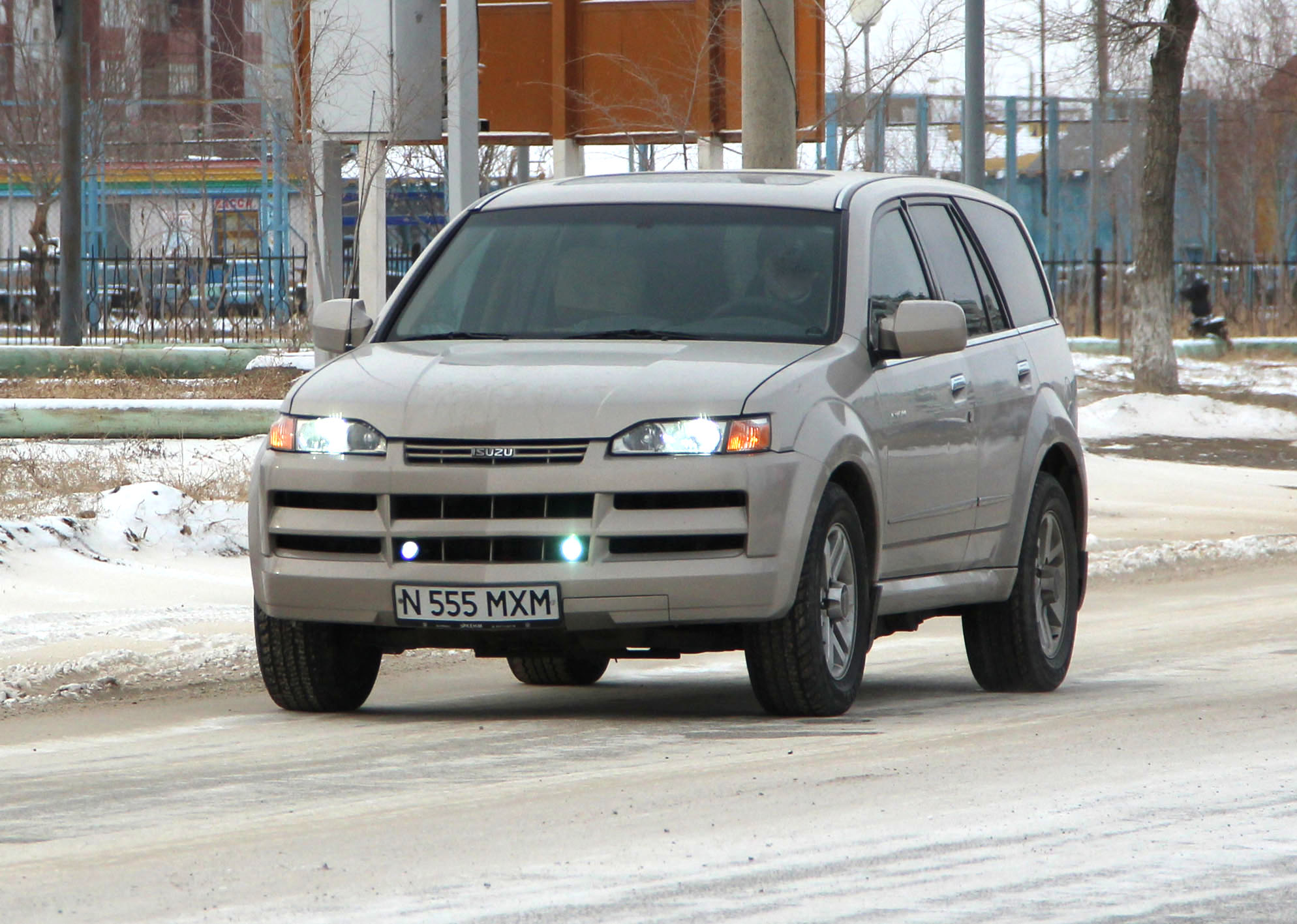 Isuzu Axiom