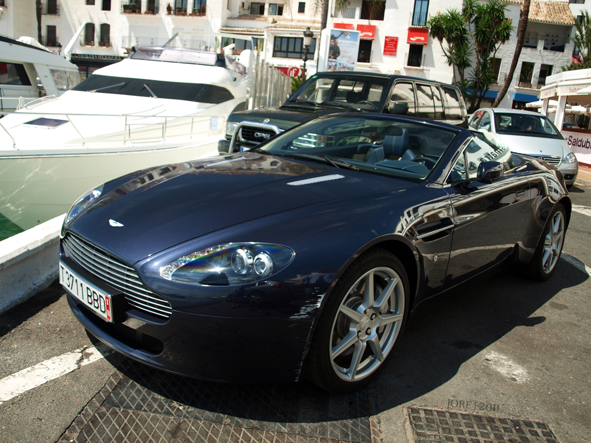 T 3711 BBD, Aston Martin V8 Vantage 