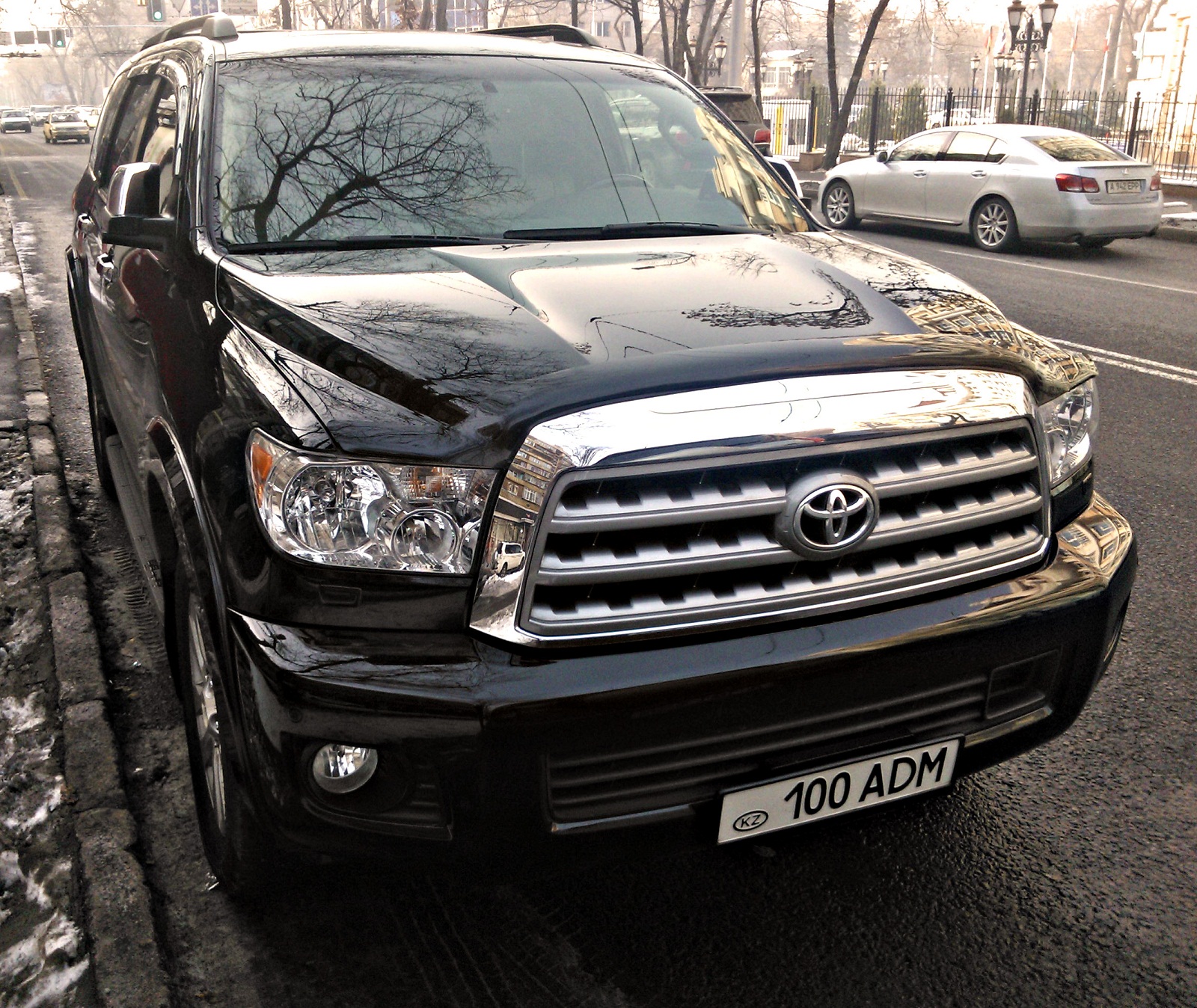 100 ADM, Toyota Sequoia 2nd gen (XK60), 2007–2022