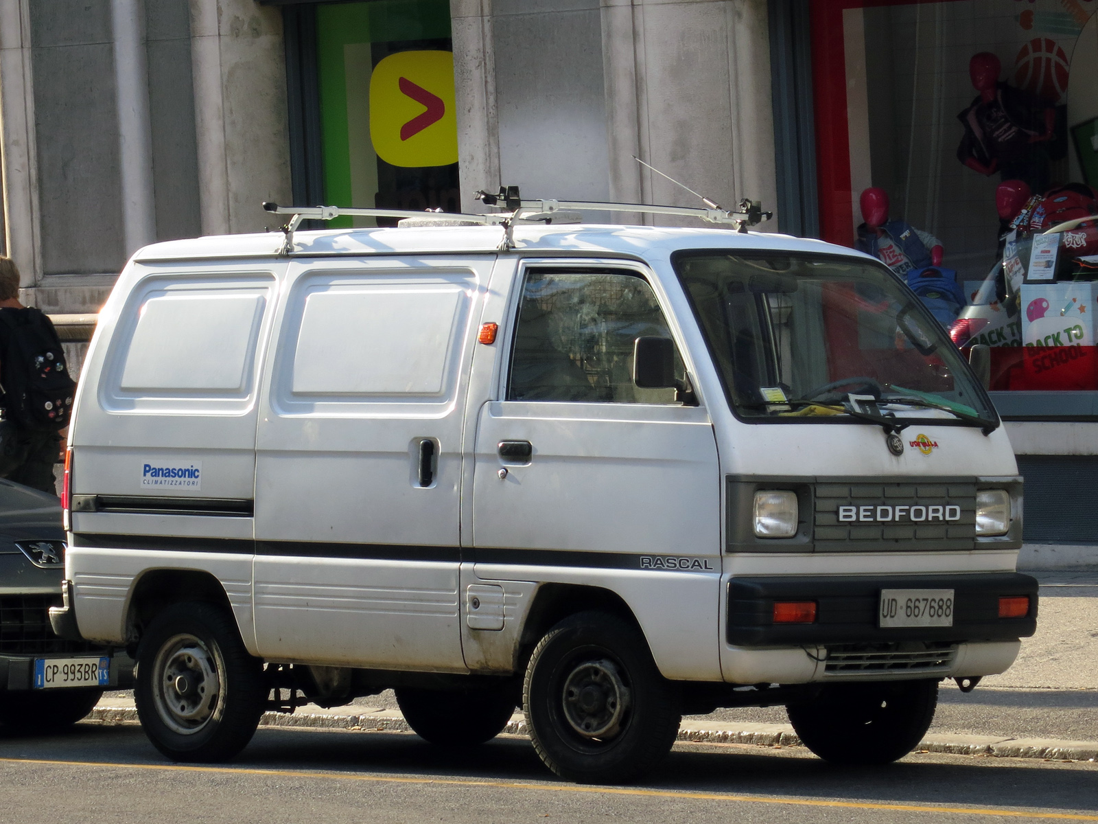 UD 667688, Bedford Rascal 