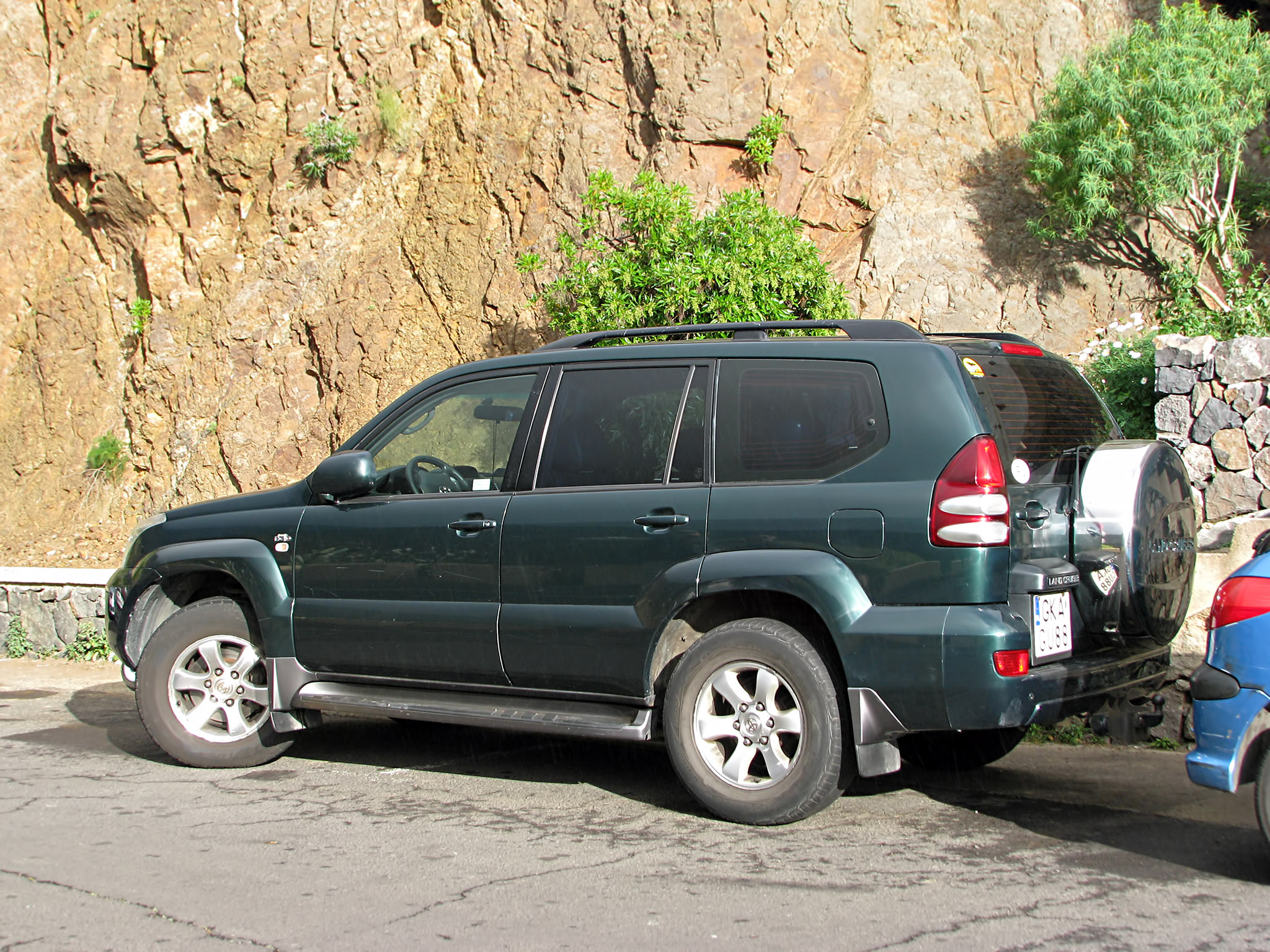 GKA GU88, Toyota Land Cruiser Prado 3rd gen 5-door SUV (J120), 2002–2009