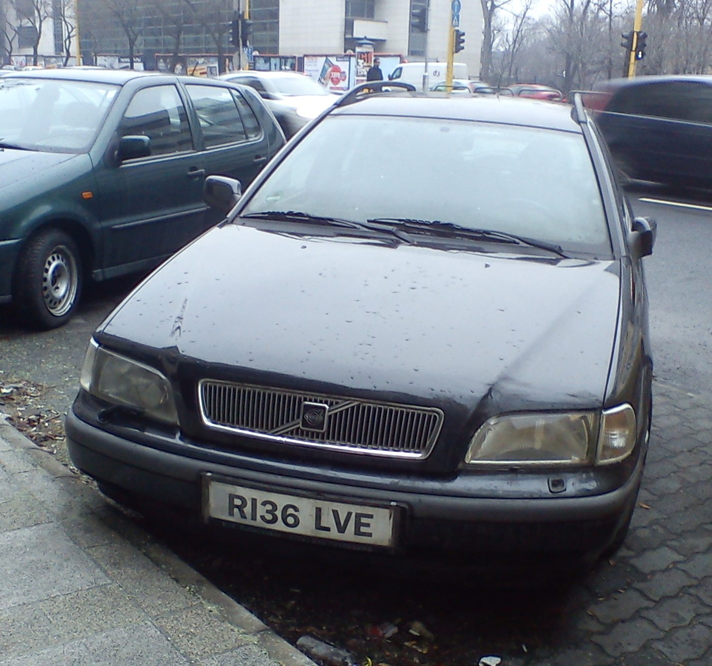 R136LVE, Volvo V40 1st gen (645), 1995–2004
