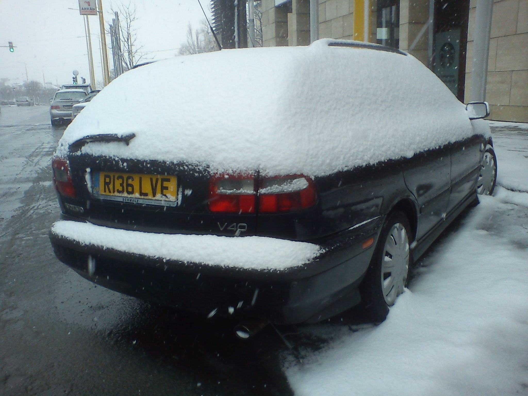 R136LVE, Volvo V40 1st gen (645), 1995–2004