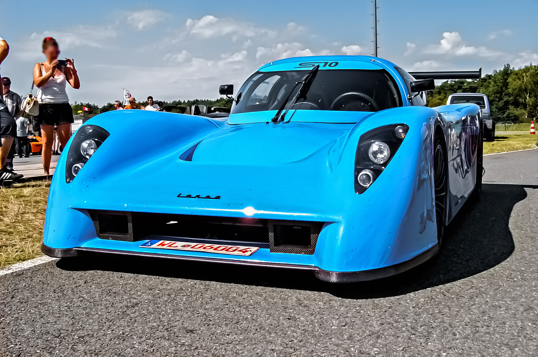 WL 06004, Red license plates 