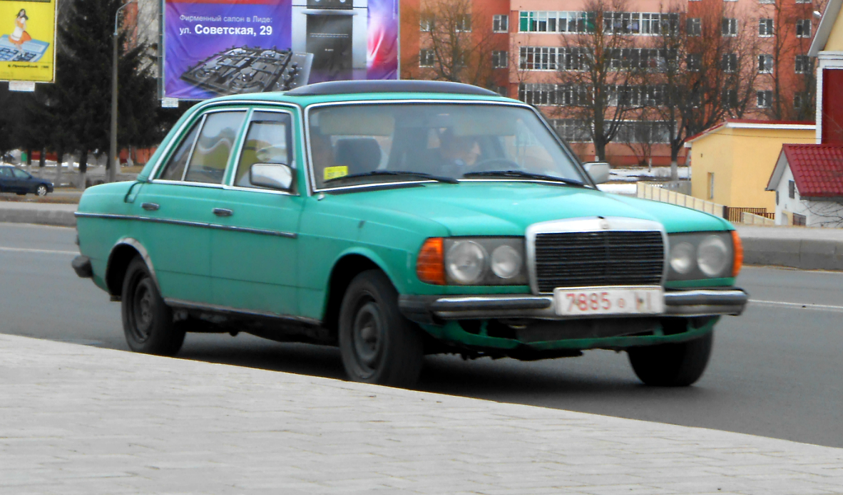 7885 II, Mercedes-Benz E-Klasse 200–300 Sedan (W123), 1975­–1986