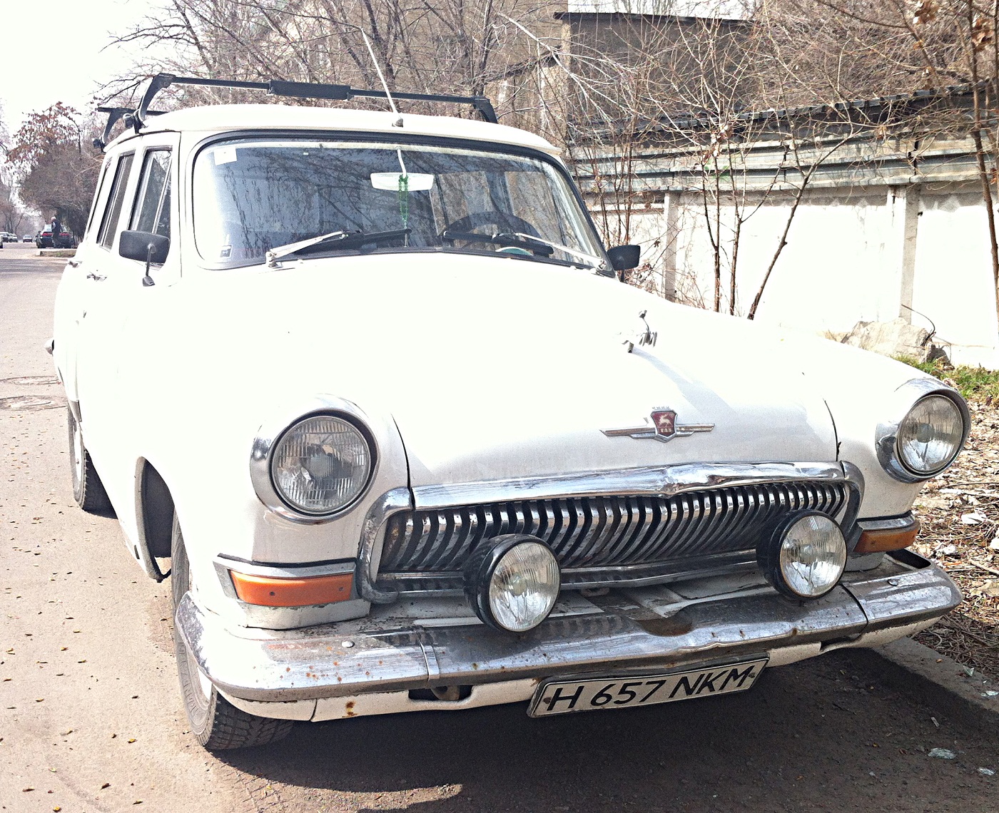 H 657 NKM, GAZ 22 Волга 