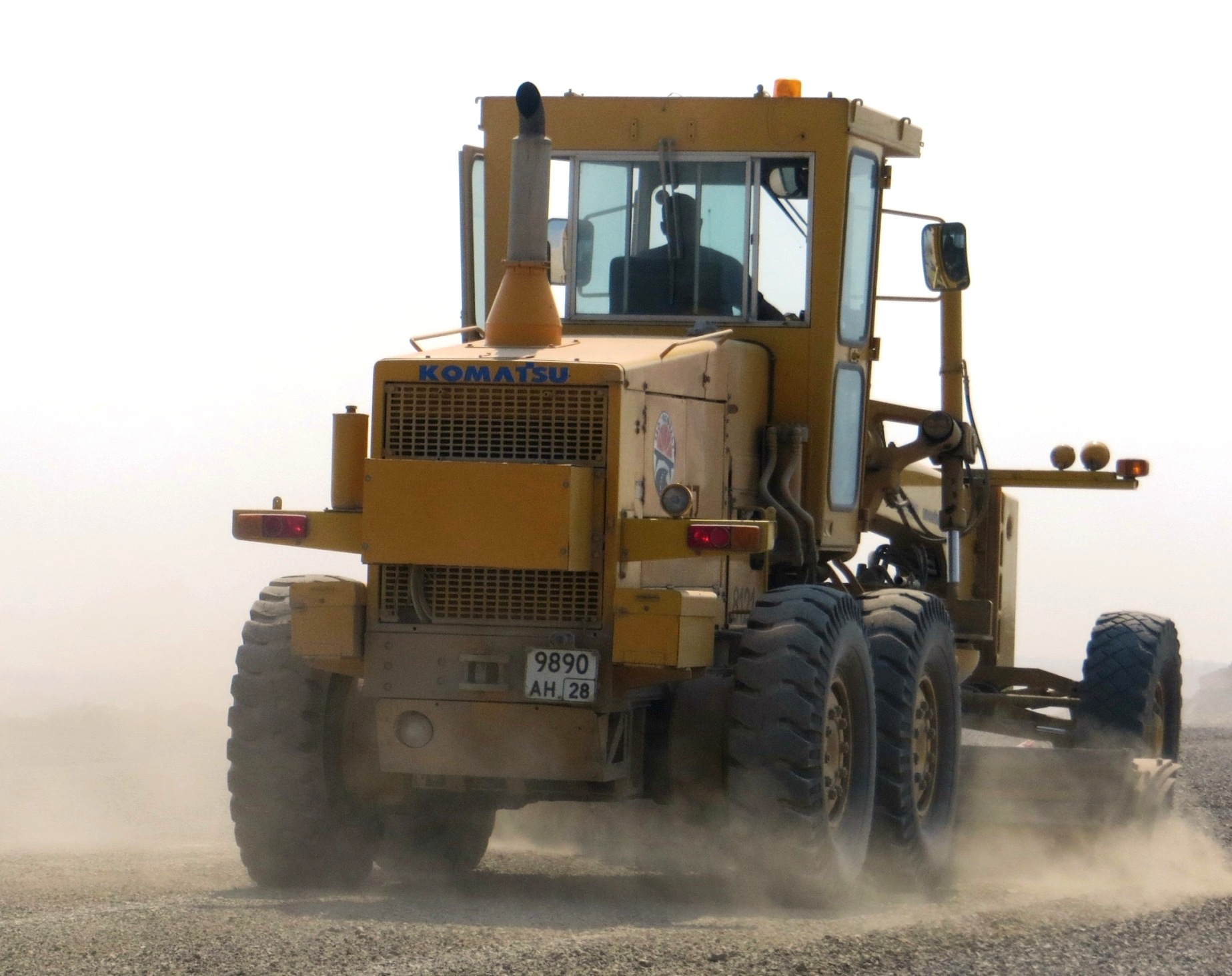 9890 ан 28, Komatsu GD-Series 