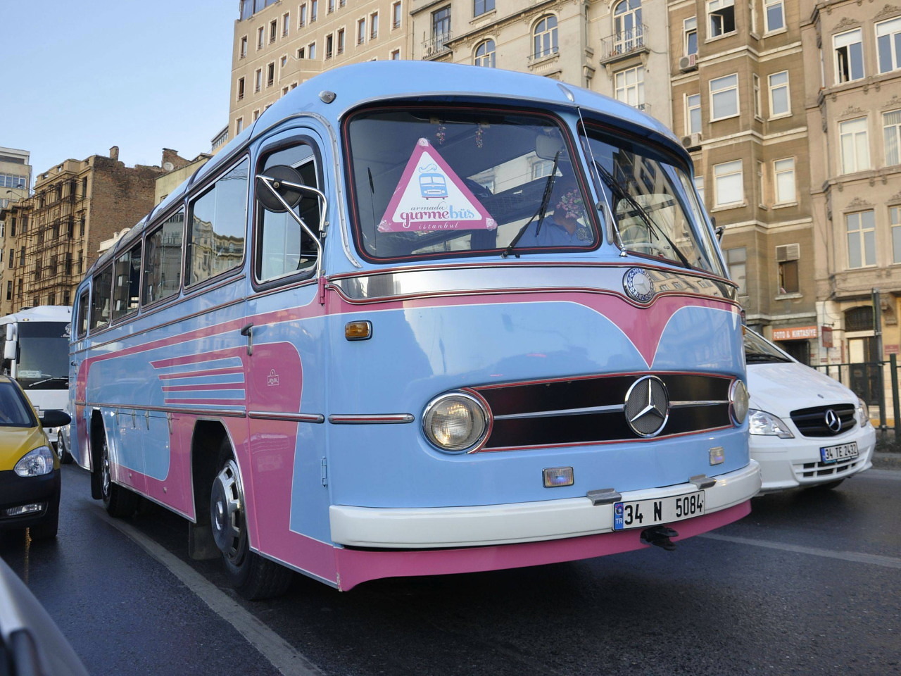 Mercedes Benz lo3500 Bus