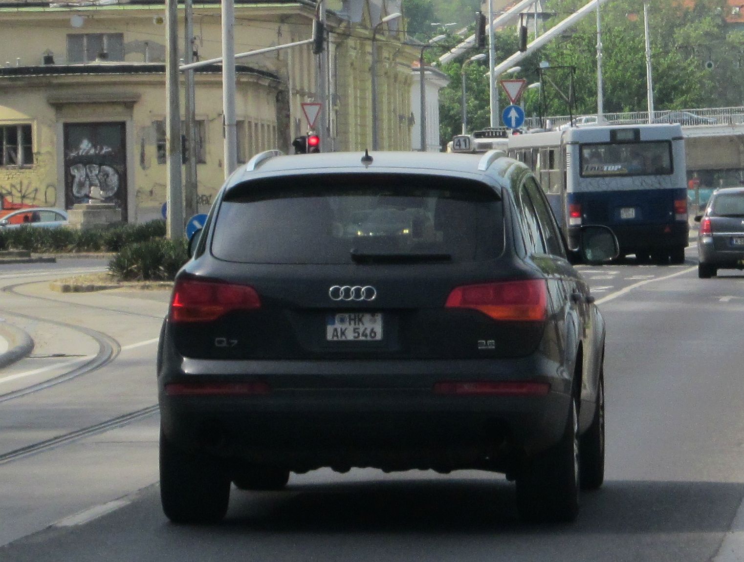 HK AK 546, Audi Q7 1st gen (4LB), 2005–2009