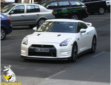 RO RU 8888, Nissan GT-R