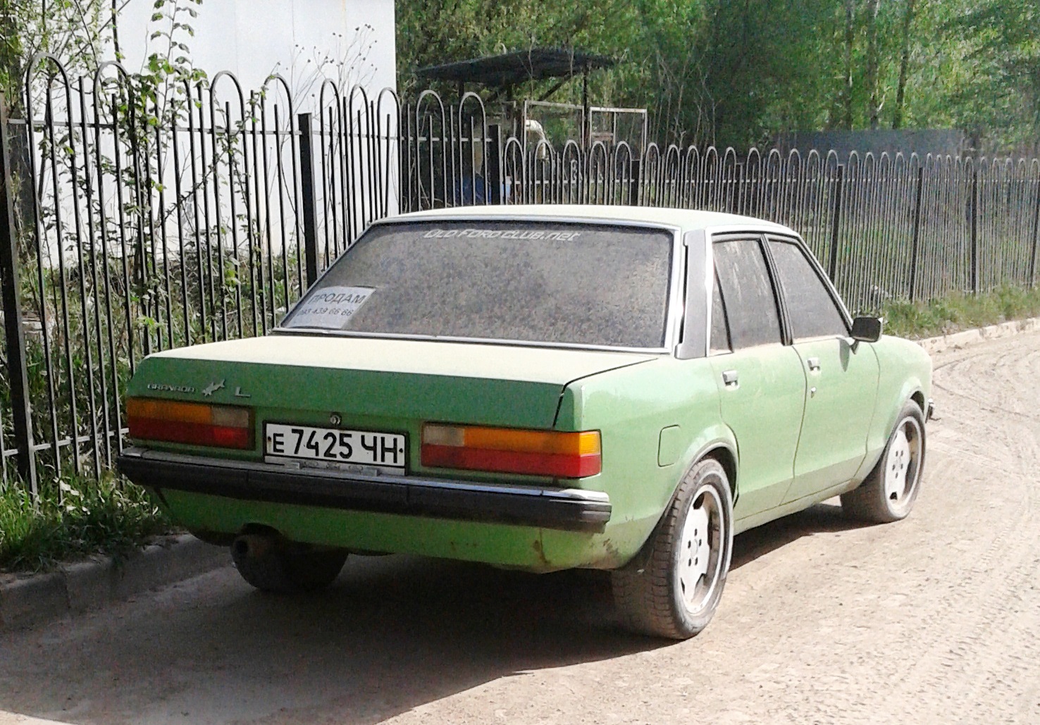 е 7425 ЧН, Ford Granada 2nd gen 4-door Sedan (GFU; EU-market), 1977–1985