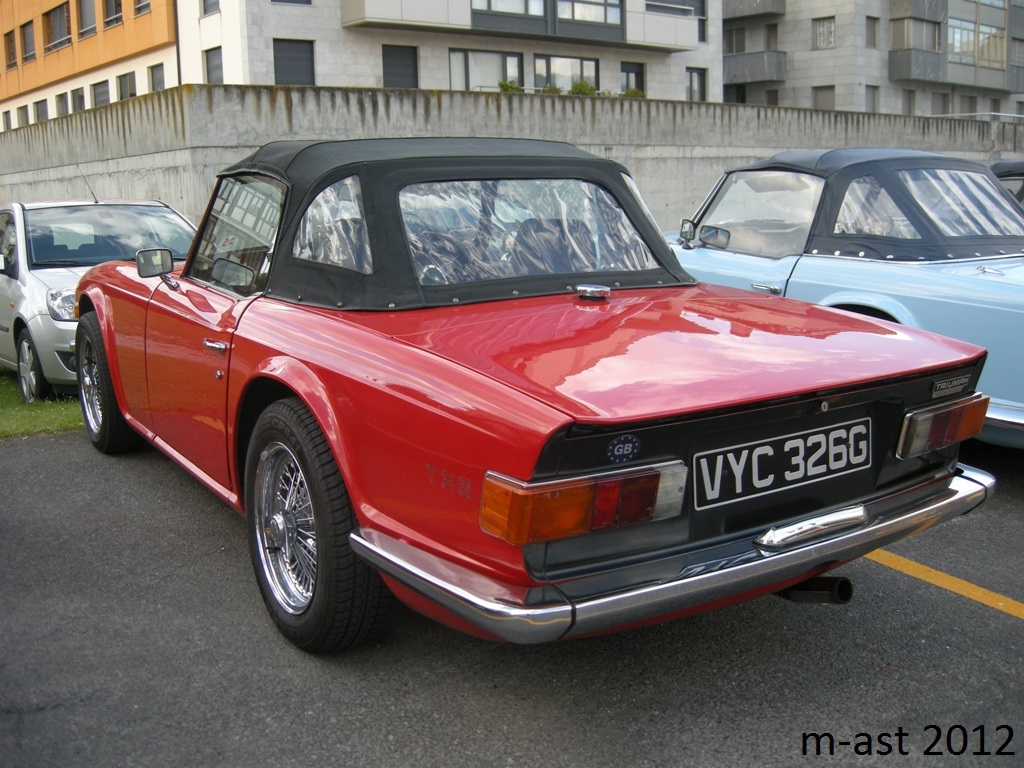 VYC326G, Triumph TR6 