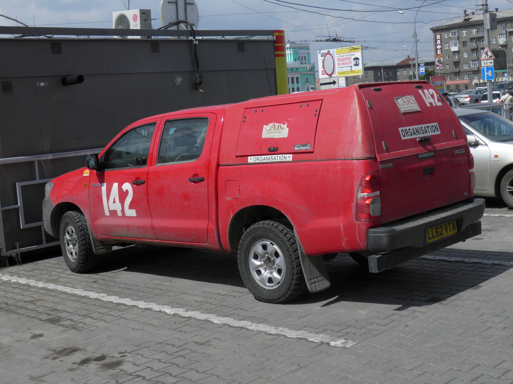 LL62VTA, Toyota Hilux 