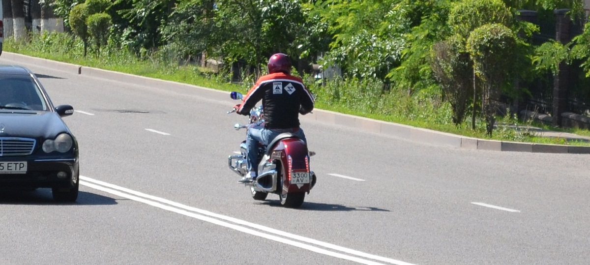 3300 AV, Honda Valkyrie 2nd gen NXR1800 Valkyrie Rune, 2003–2006