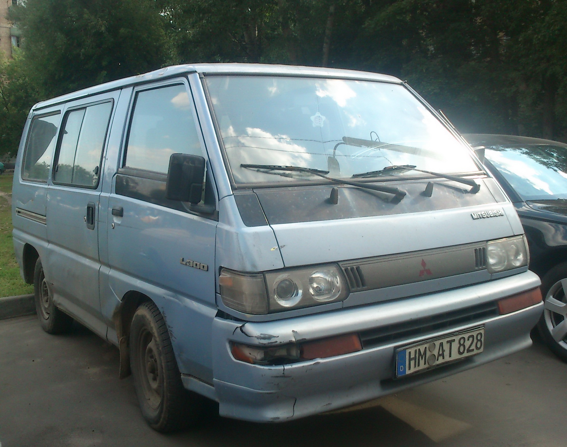 HM AT 828, Mitsubishi L300 