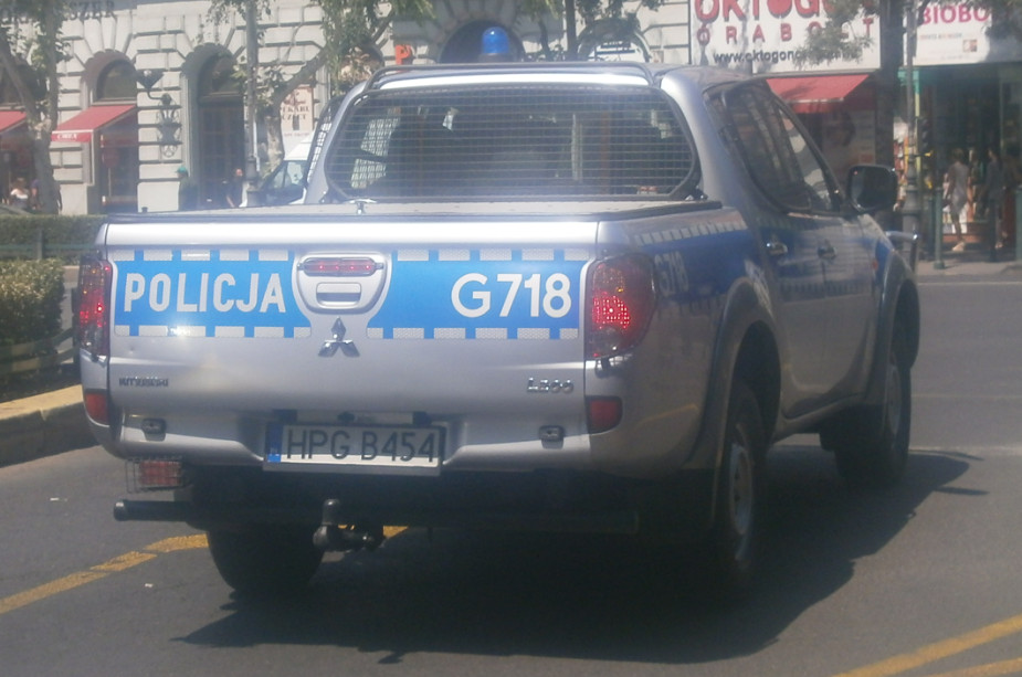 HPG B454, Mitsubishi L200 
