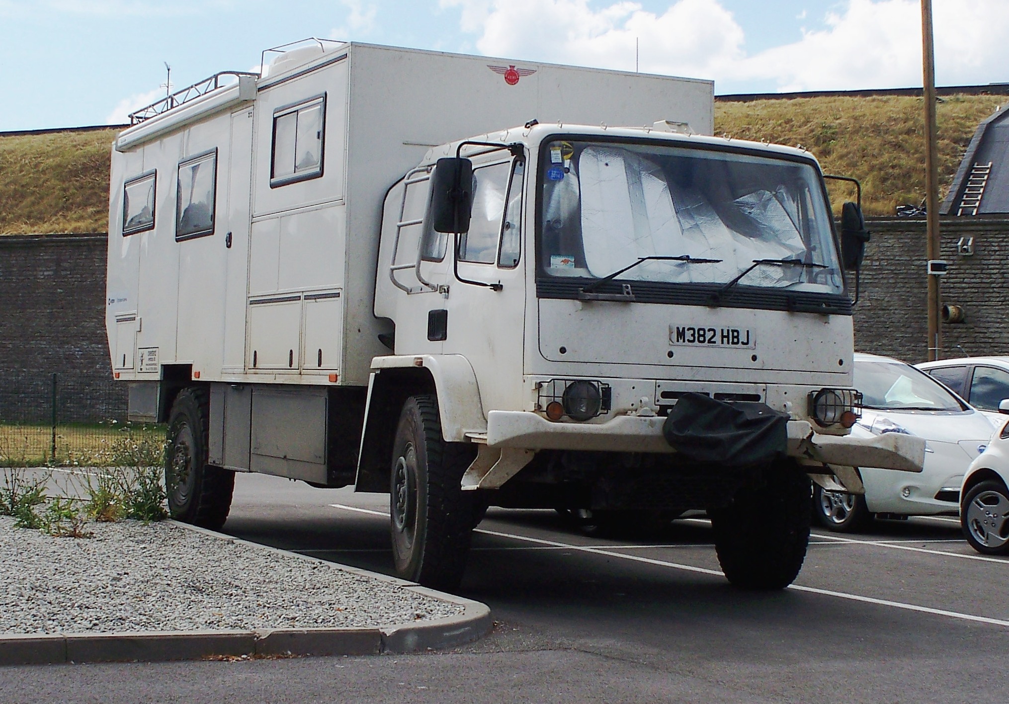 M382HBJ, Leyland DAF T244 