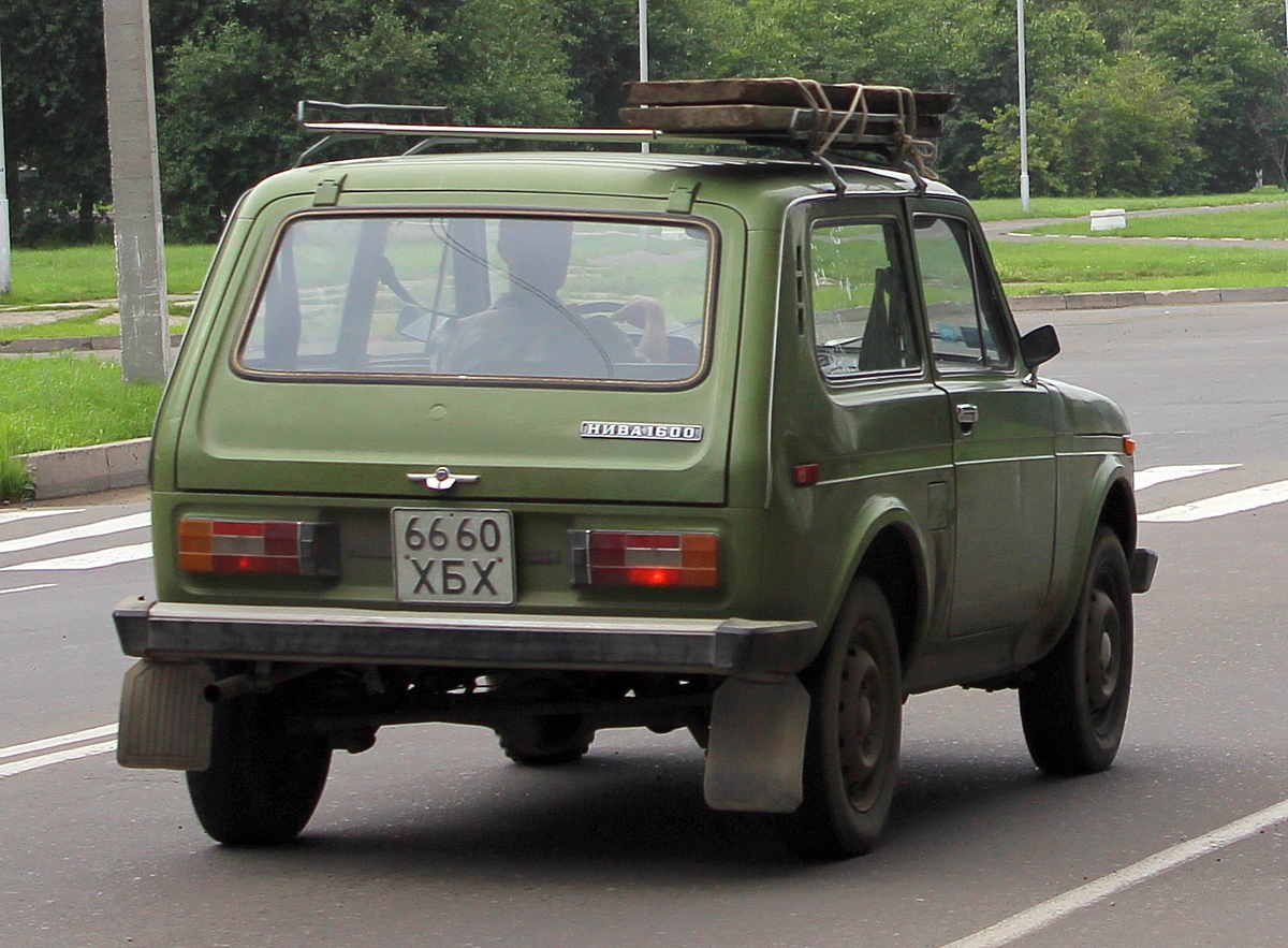 Нива сзади фото