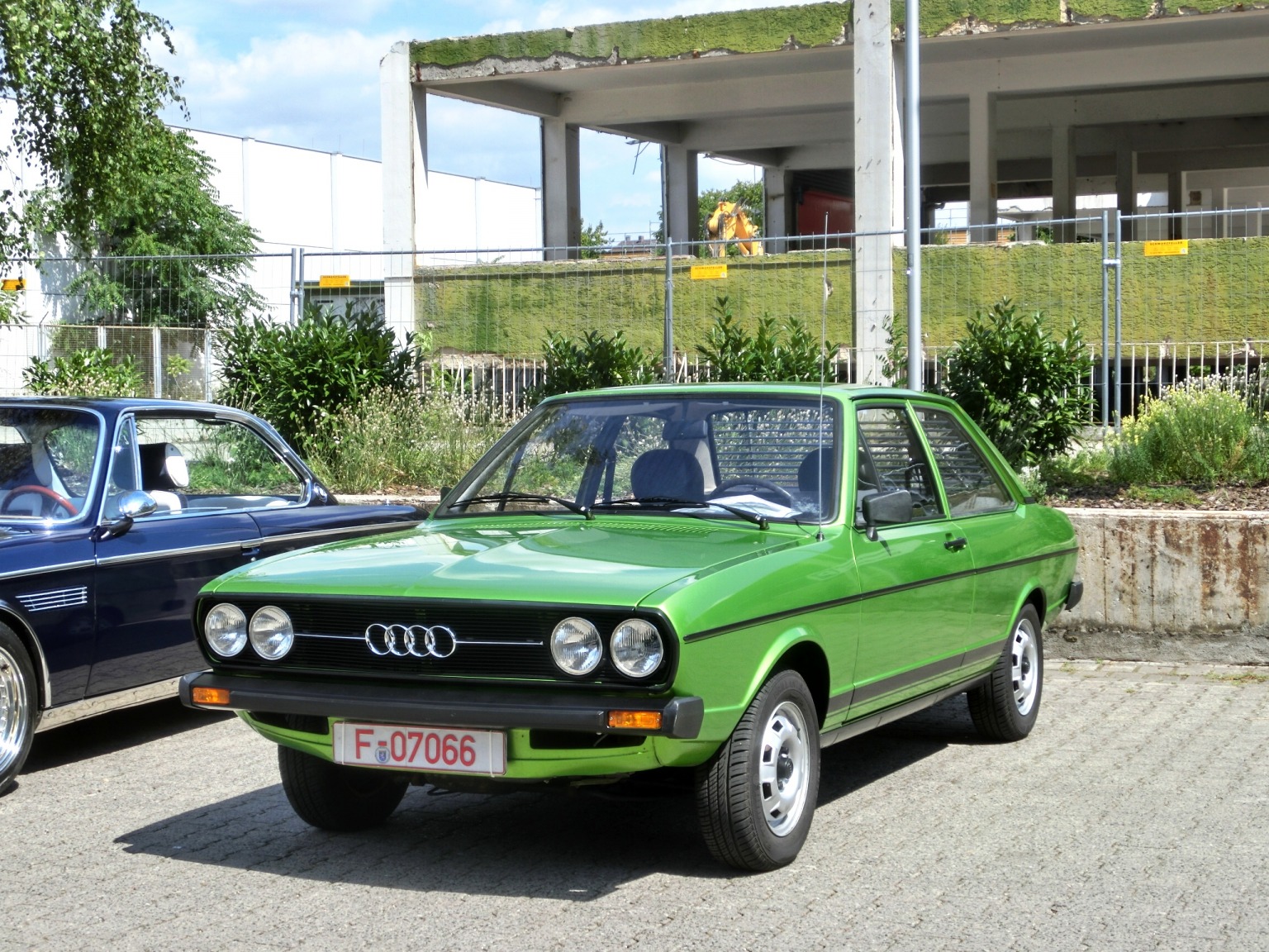 F 07066, Audi 80 1st gen 2-door Sedan (B1/80/82), 1972–1976