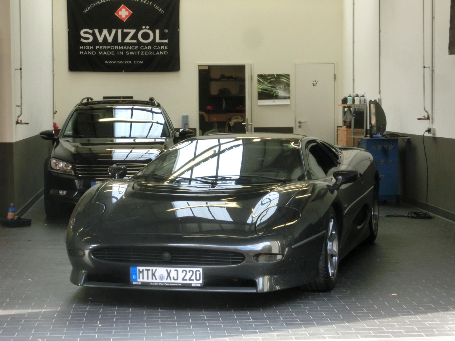 MTK XJ 220, Jaguar XJ220 