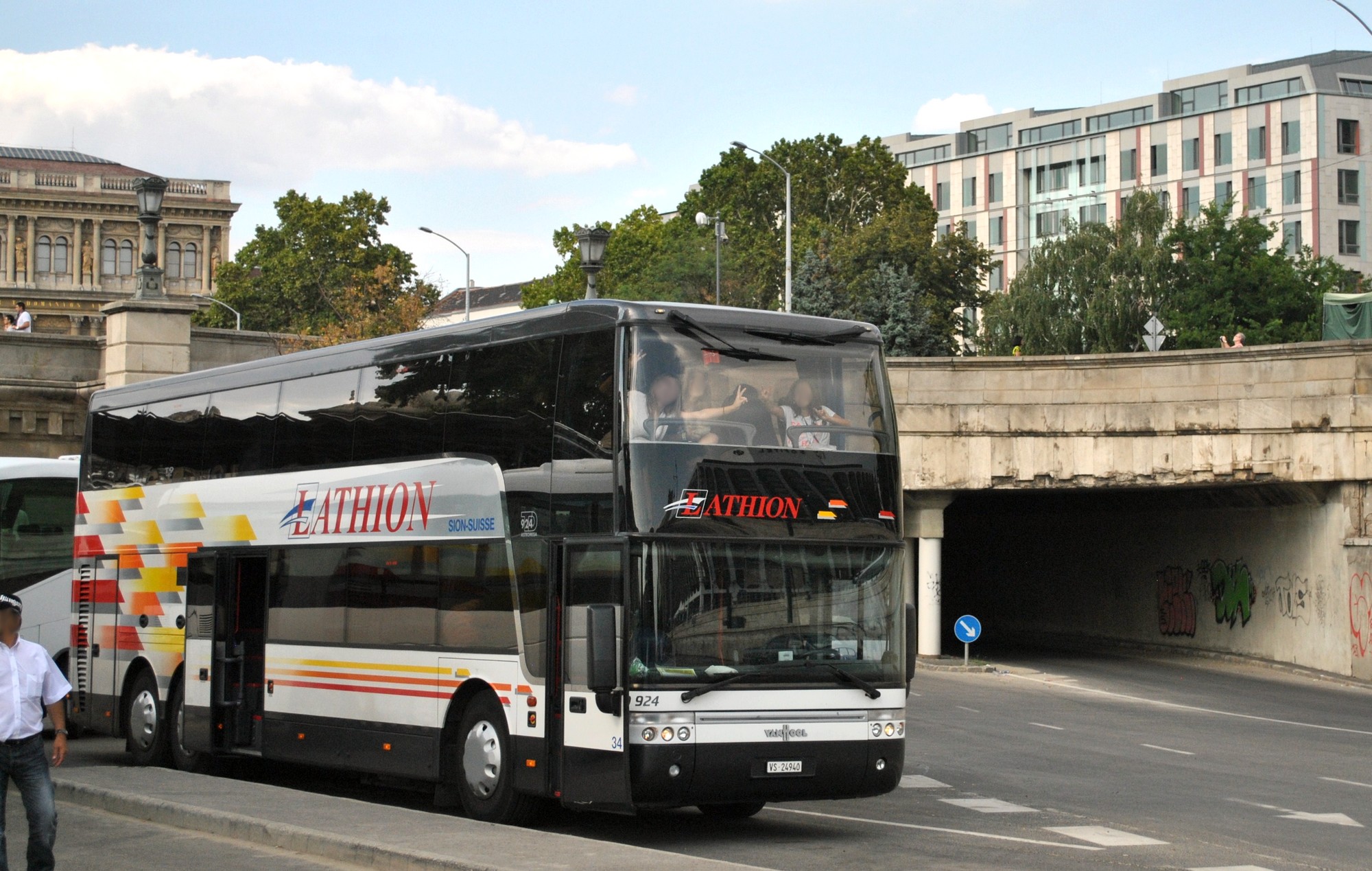 VS 24940, Van Hool TD924 