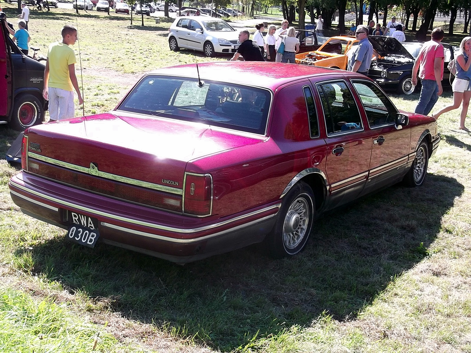 RWA 030B, Lincoln Town Car 2nd gen (FN36/116), 1989–1997