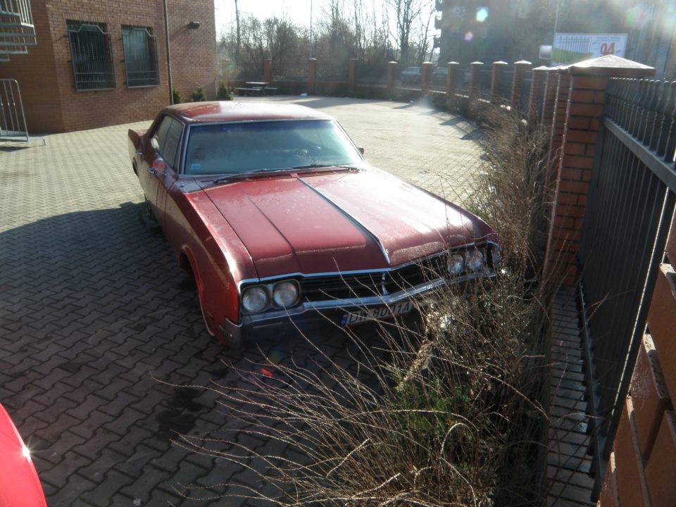 DW 8001A, Oldsmobile F-85 2nd gen 1966 Holiday Hardtop Sedan, 2nd facelift, 1965–1966