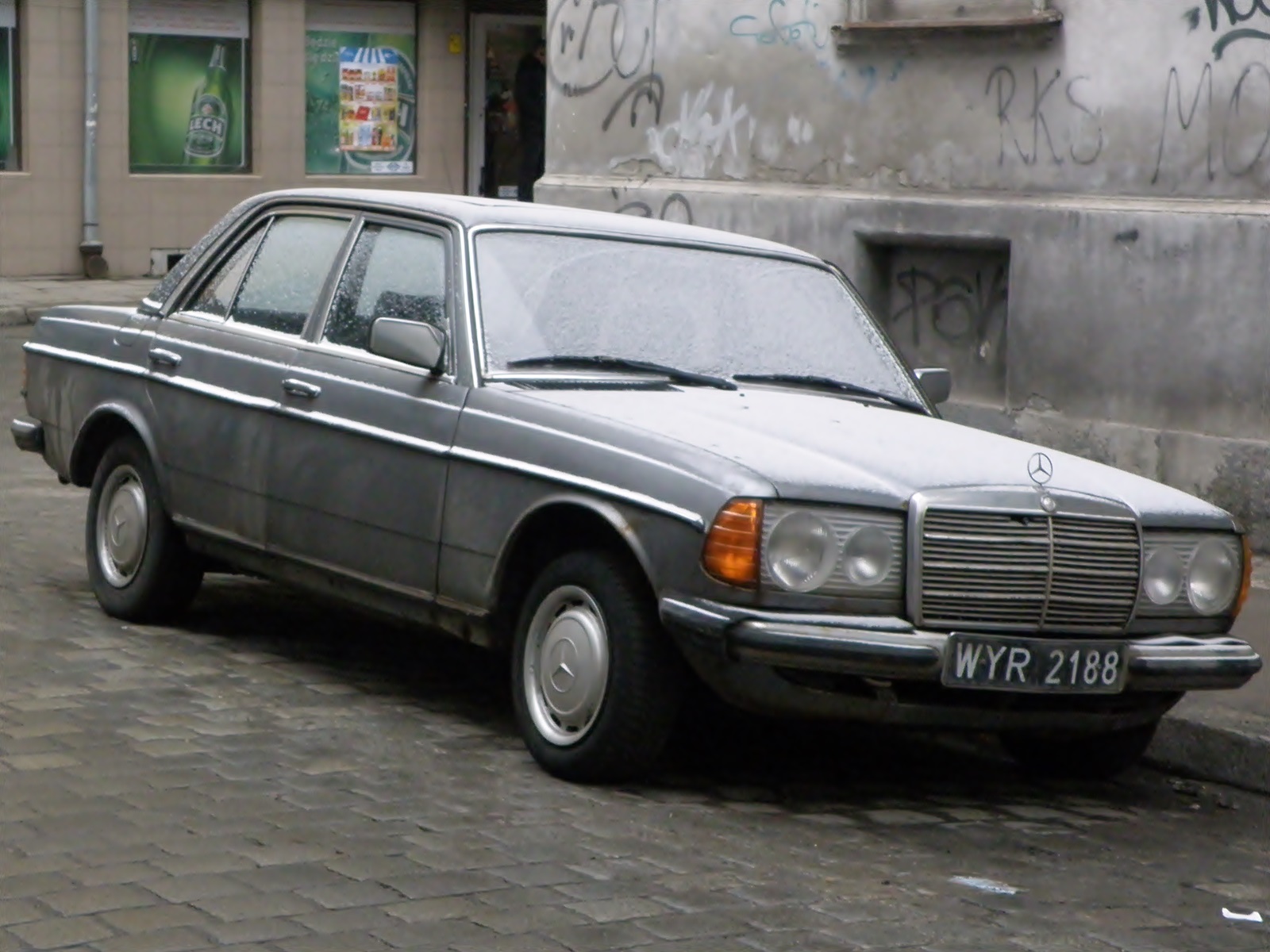 WYR 2188, Mercedes-Benz E-Klasse 200–300 Sedan (W123), 1975­–1986