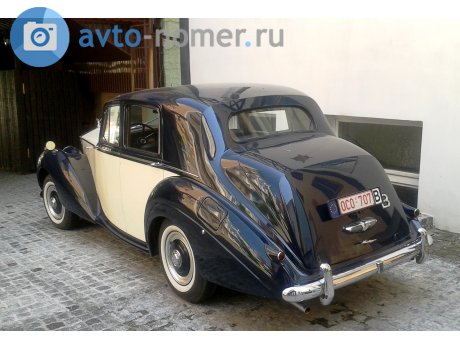 OCO-707, Rolls-Royce Silver Dawn