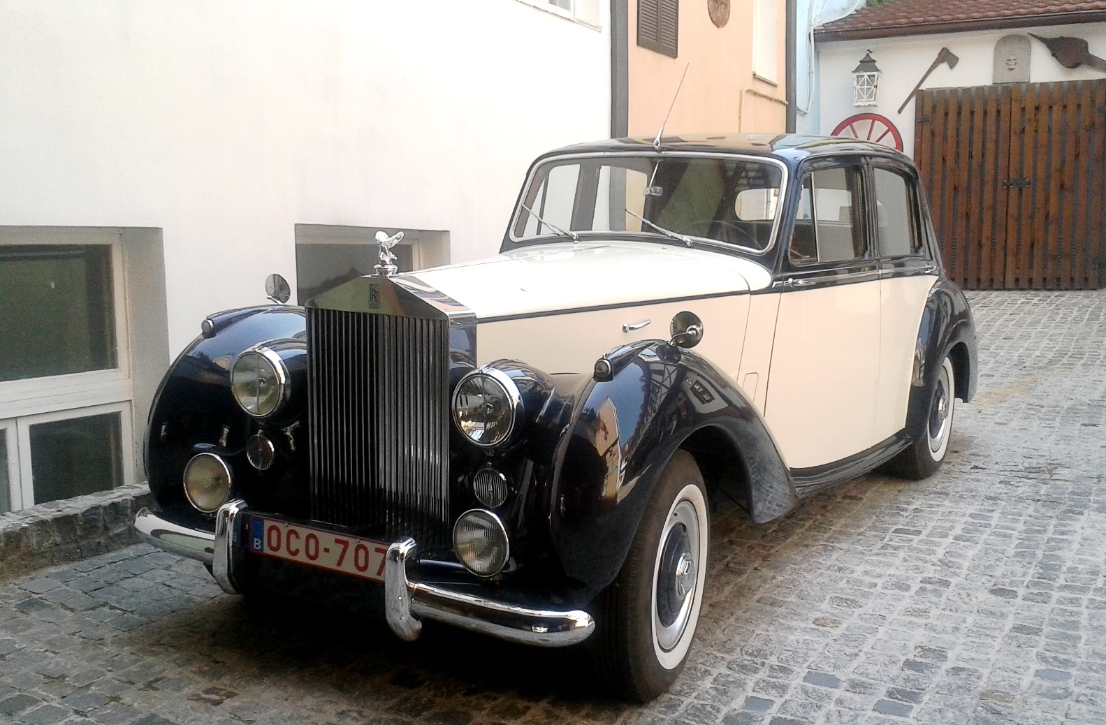 OCO-707, Rolls-Royce Silver Dawn 