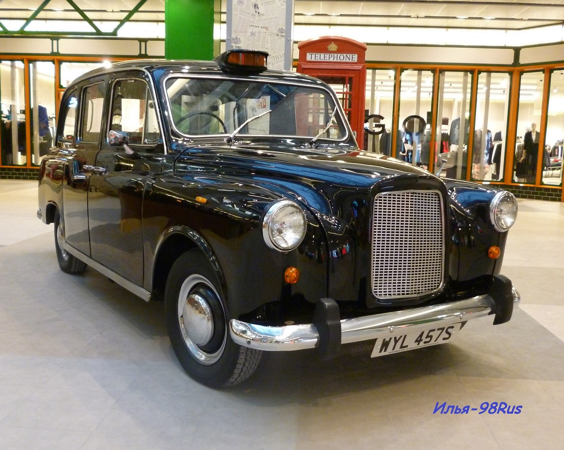 WYL457S, Austin FX4 
