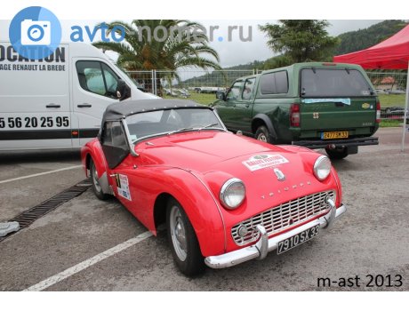 7910 SX 33, Triumph TR3