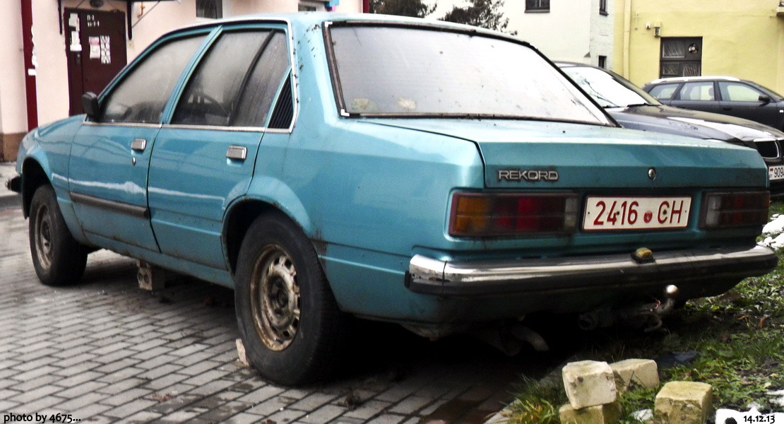 2416 CH, Opel Rekord 5th gen 4-door Sedan (E1), 1977–1982