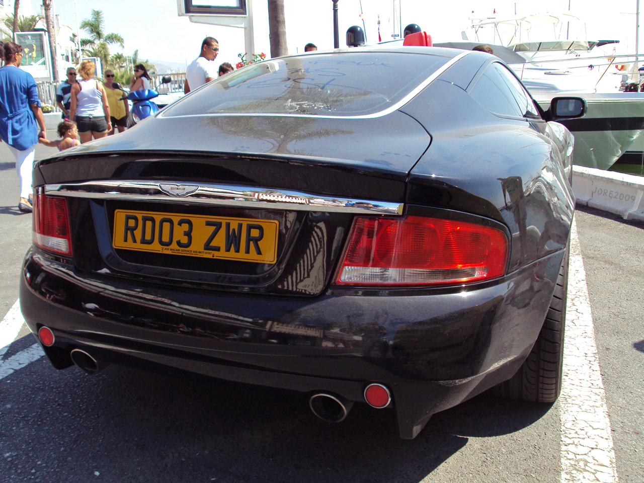 RD03ZWR, Aston Martin Vanquish 1st gen V12 Vanquish, 2001–2007