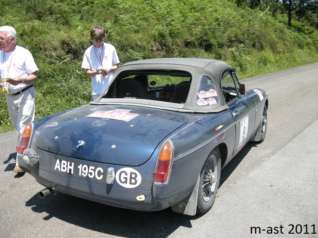 ABH195C, MG B 1st gen Roadster, 1962–1980