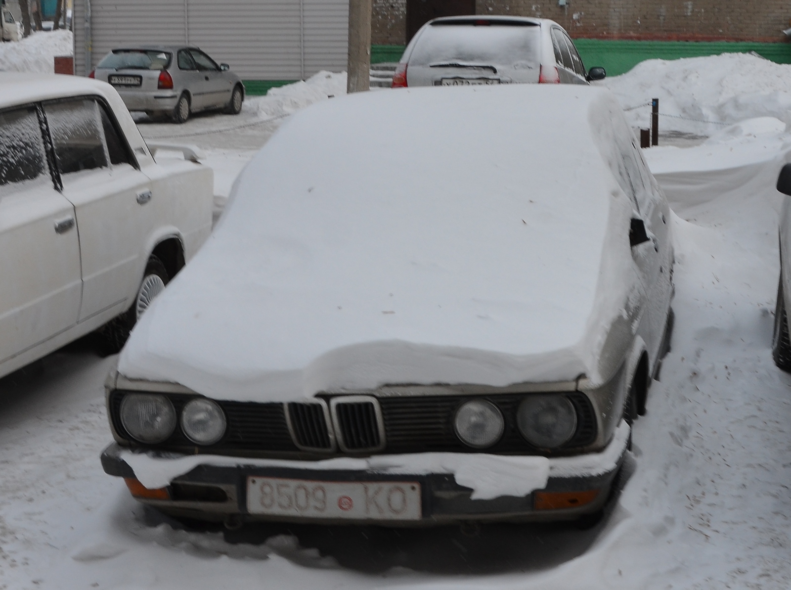 8509 KO, BMW 5 Series 2nd gen (E28), 1981–1988