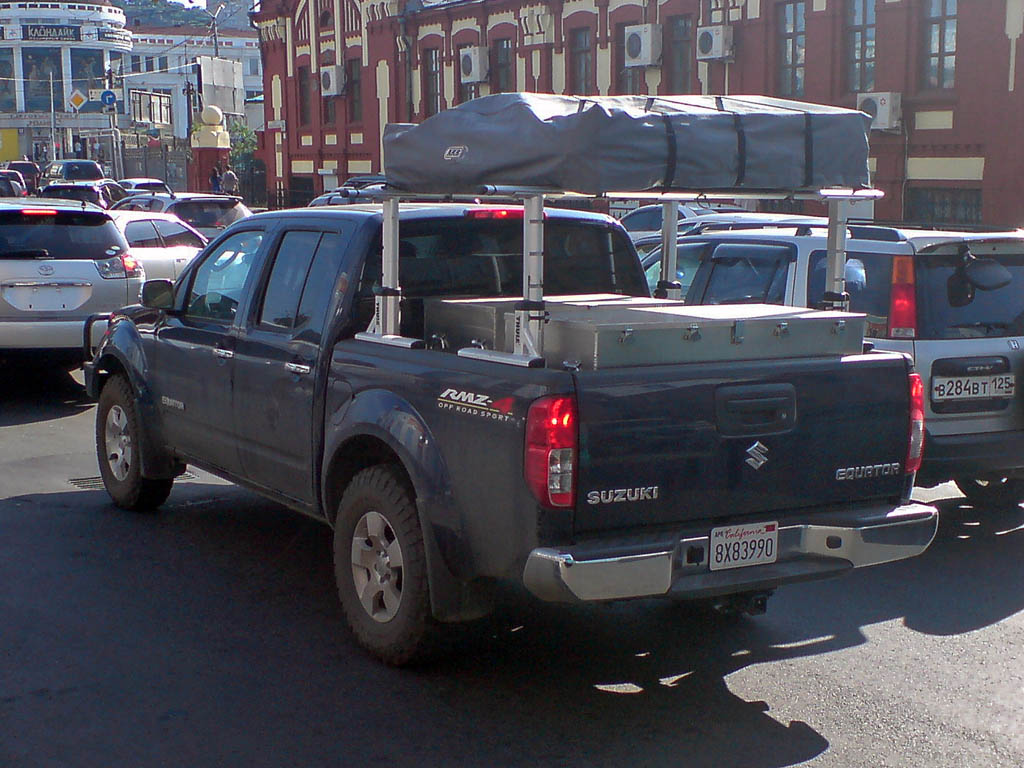 8X83990, Suzuki Equator 1st gen (D40), 2008–2012