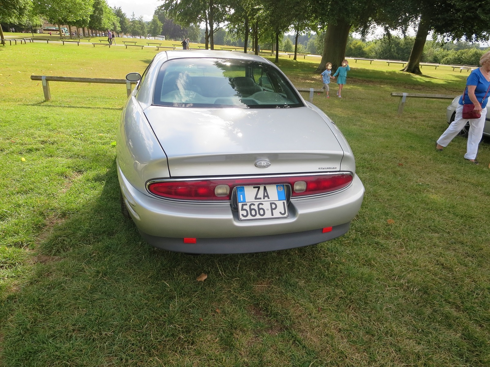 ZA 566 PJ, Buick Riviera 8th gen (D07 GD2), 1994–1999