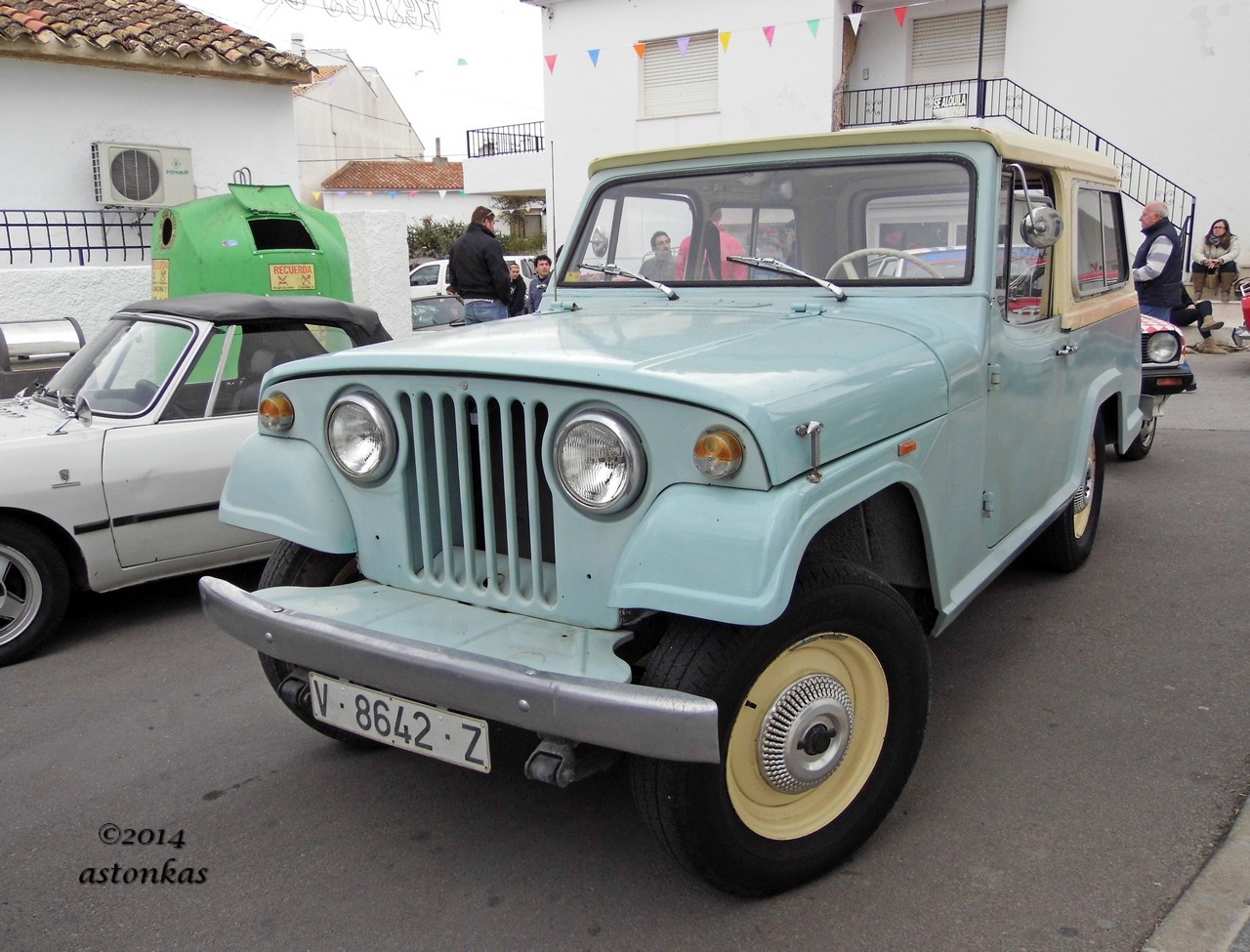 V 8642 Z, VIASA Jeep Comando 