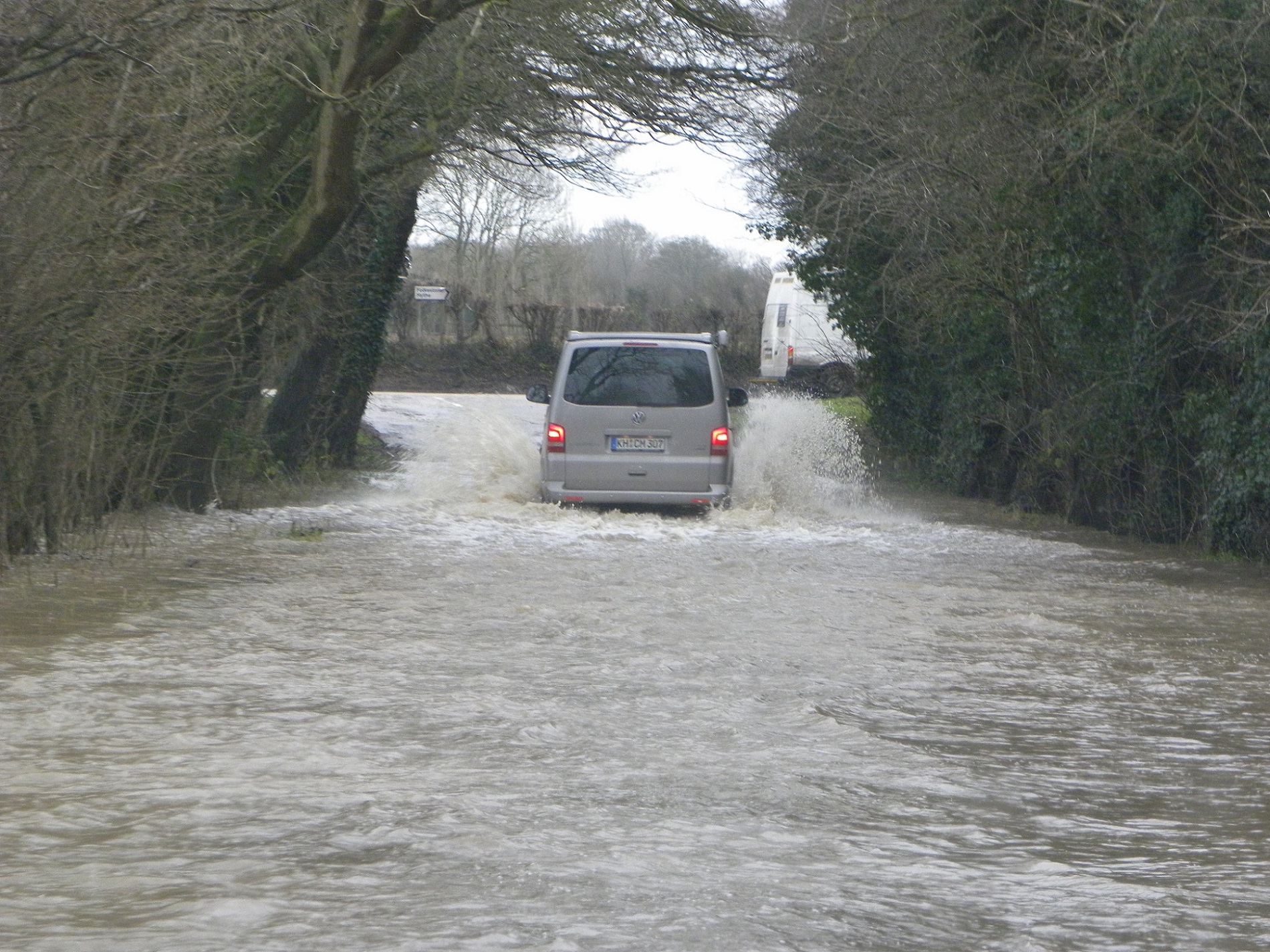 KH CM 307, Volkswagen Caravelle 