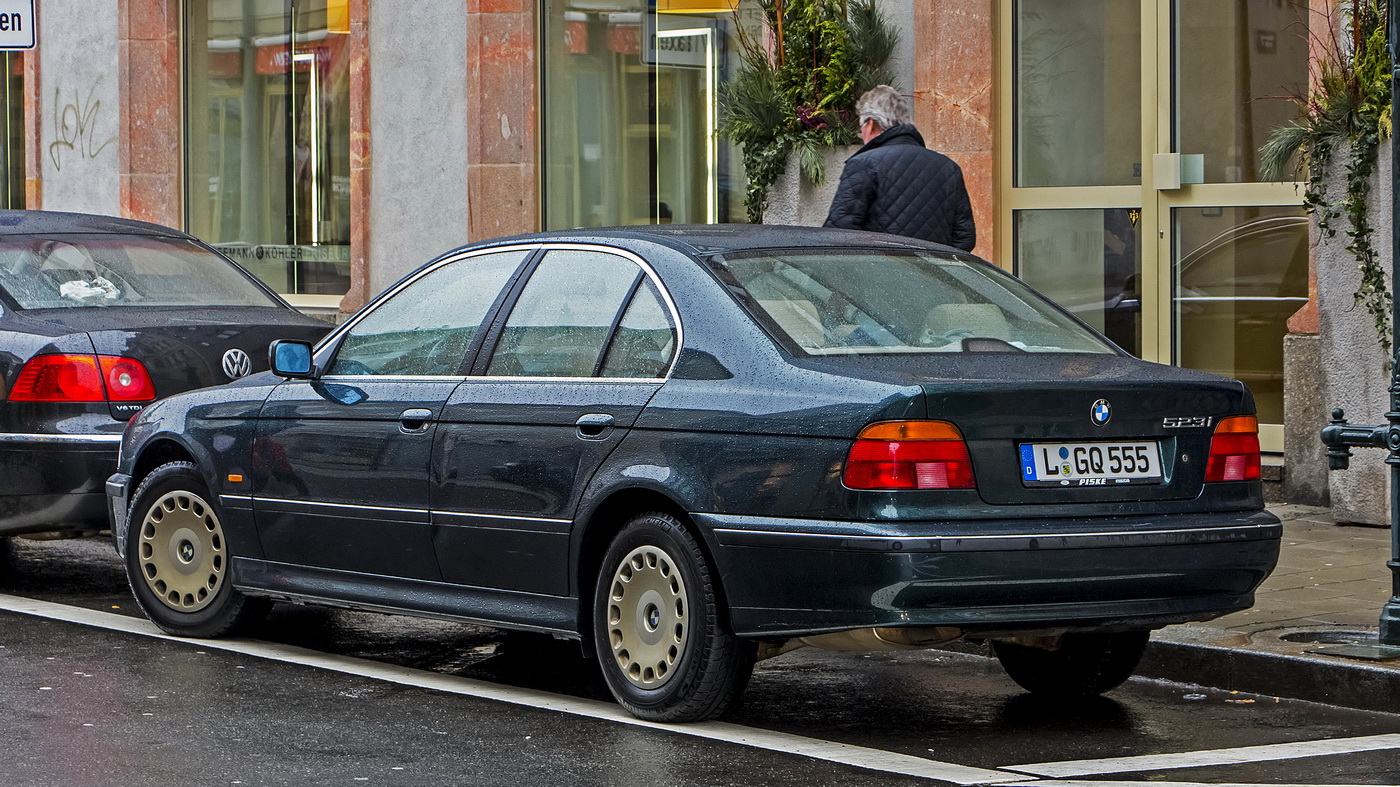 L GQ 555, BMW 5 Series 4th gen Sedan (E39), 1995–2003