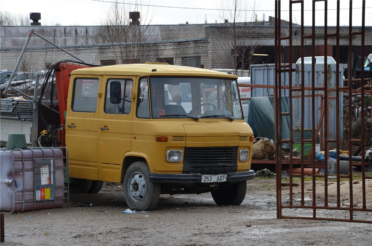253 ABT, Mercedes-Benz T2 1st gen (309/310/313), 1966–1990