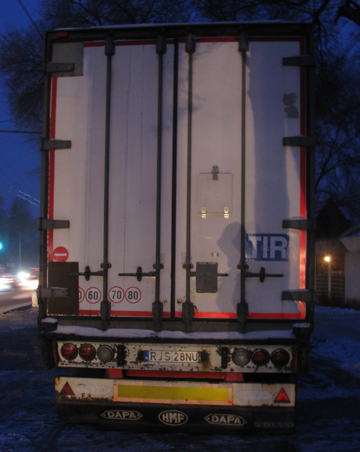 RJS 28NU, Dapa Trailer P-Series 