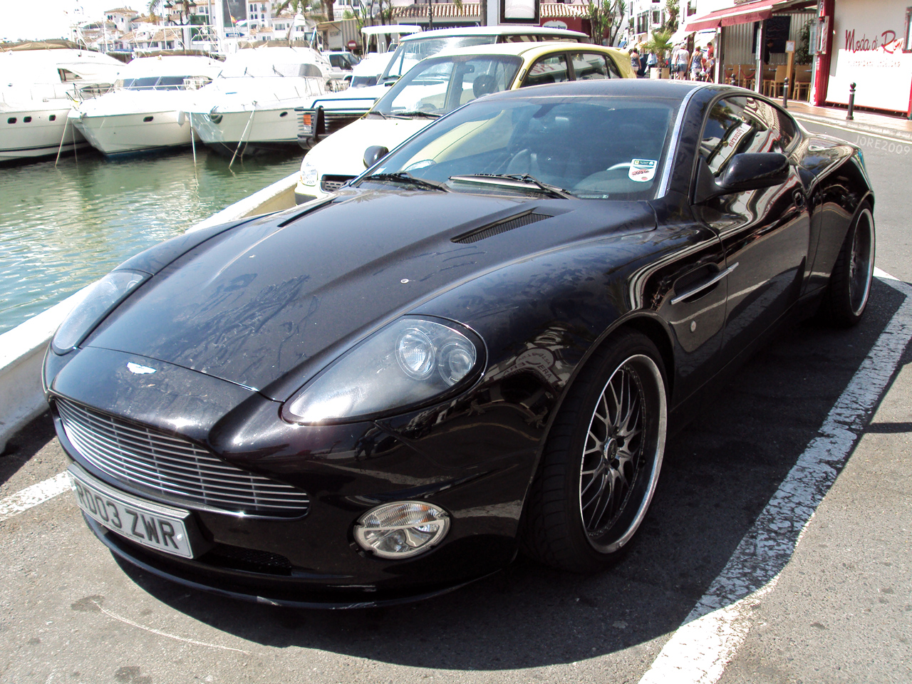 RD03ZWR, Aston Martin Vanquish 1st gen V12 Vanquish, 2001–2007