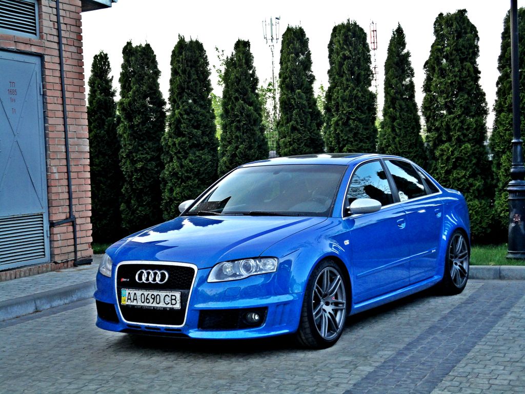 AA 0690 CB, Audi RS4 2nd gen Sedan (B7/8EC), 2005–2007