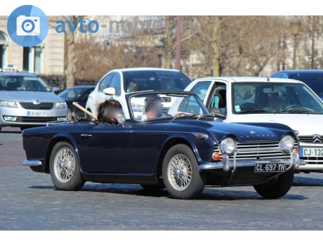 CL-697-YH, Triumph TR4
