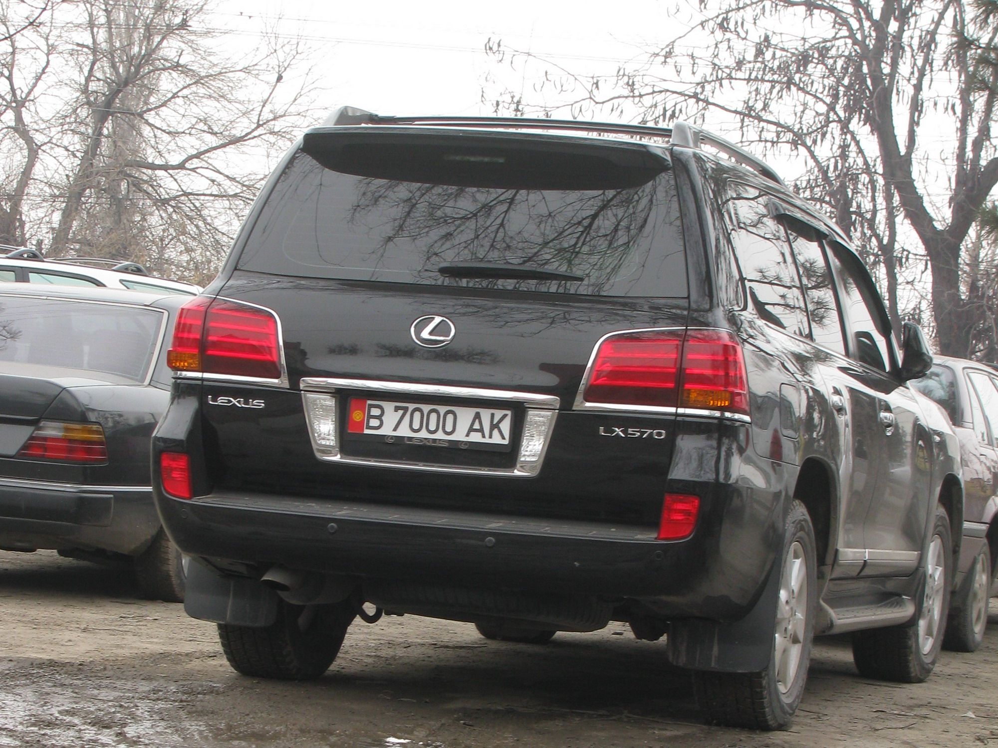 B 7000 AK, Lexus LX 3rd gen (J200), 2007–2012