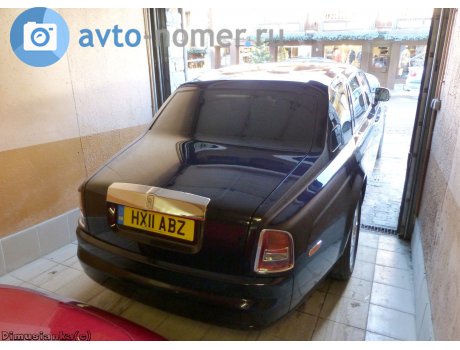 HX11 ABZ, Rolls-Royce Phantom